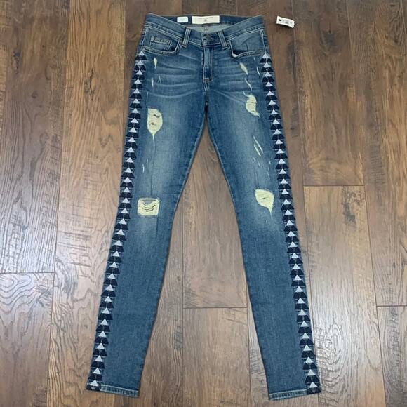 Miss Me Vintage Sophie Triangle Embroidered Stretch Skinny Distressed Jeans - Picture 2 of 9